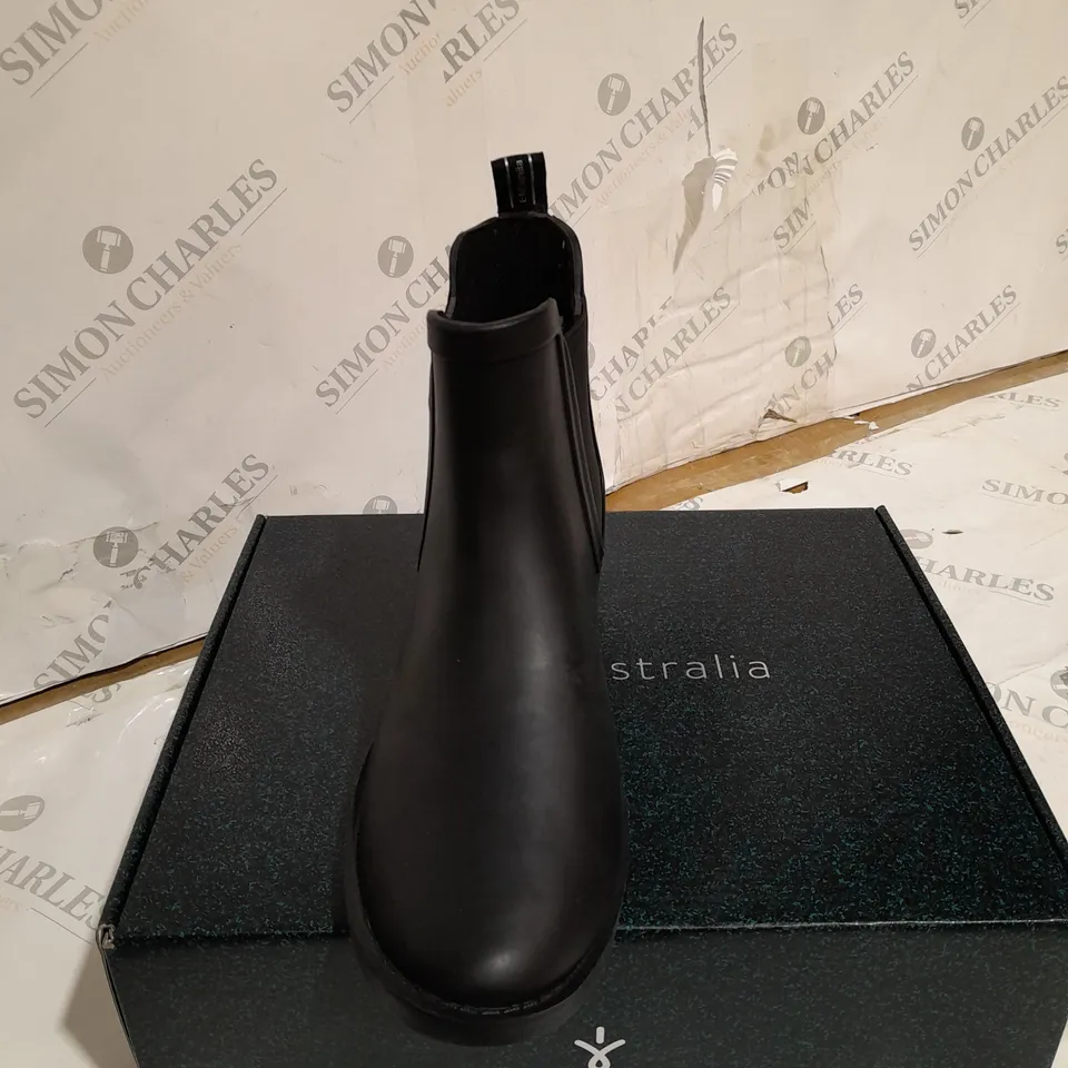EMU AUSTRALIA GRAYSON RAINBOOT BLACK SIZE 7 - BOXED 