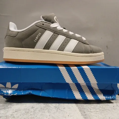 BOXED PAIR OF ADIDAS CAMPUS 00S SHOES IN GREY/WHITE SIZE UK 6