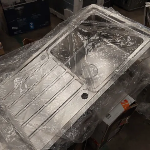 PACKAGED STAINLESS STEEL KITCHEN SINK WITH DRAINAGE BOARD