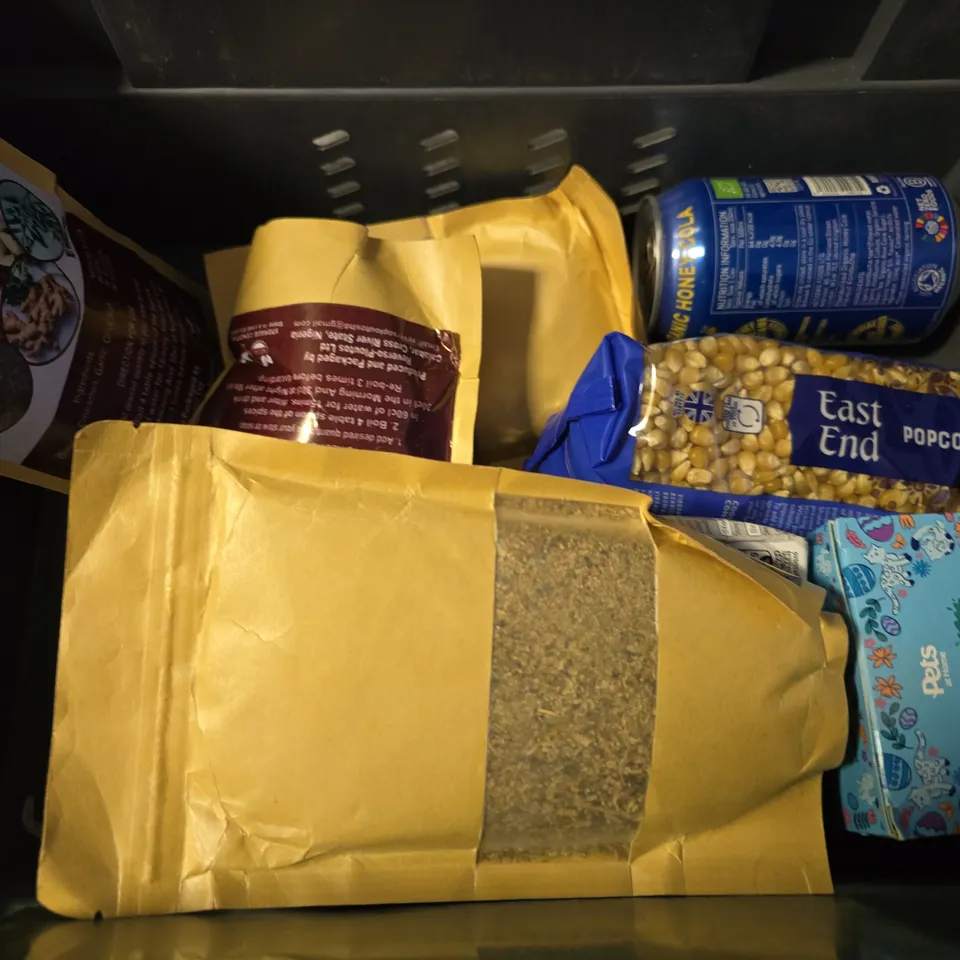 APPROXIMATELY 10 ASSORTED FOOD & DRINK ITEMS TO INCLUDE -  FERRERO ROCHER , NESCAFE 2 IN 1 , EAST END POPCORD ETC