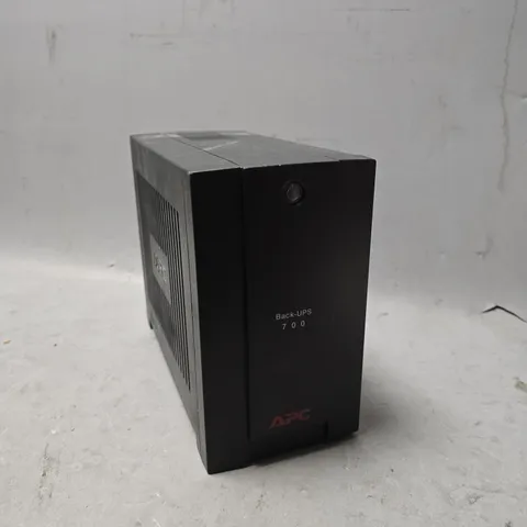 APC BACK-UPS 700