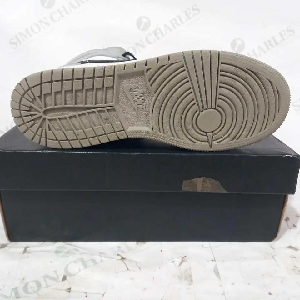 BOXED PAIR OF NIKE AIR JORDAN 1 MID SHOES IN GREY/WHITE/BLACK UK SIZE 5