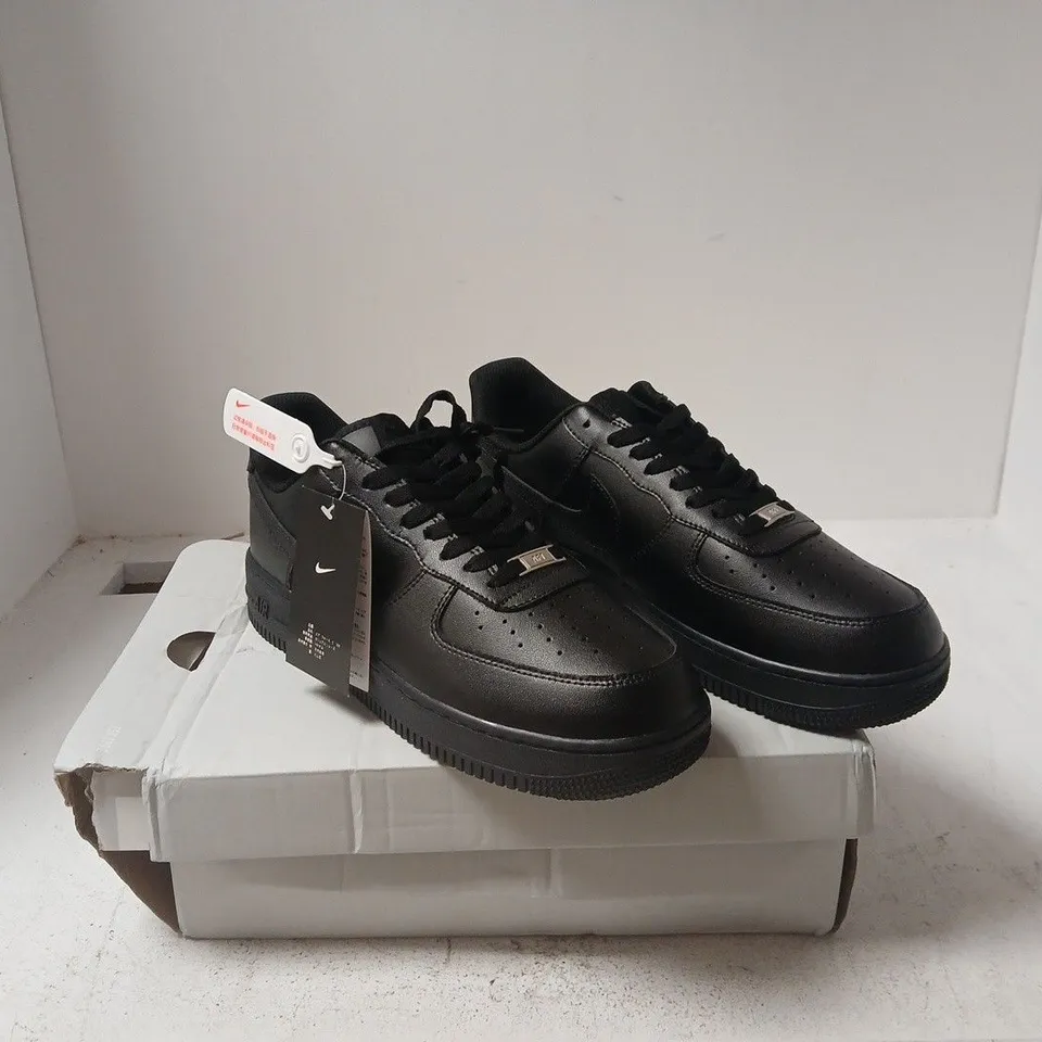 NIKE AIR FORCE 1 '07 BLACK UK 10