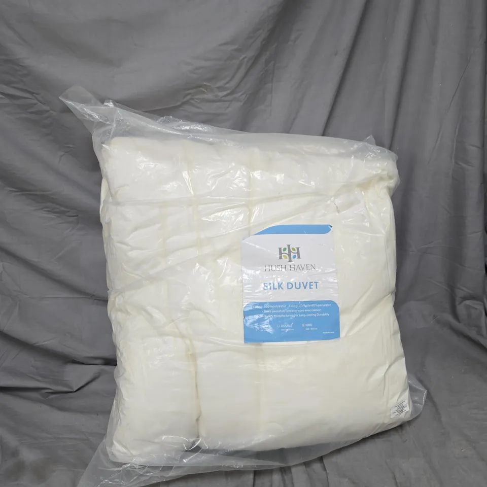 BOX OF APPROXIMATELY 10 ASSORTED ITEMS INCLUDING HUSH HEAVE SILK DUVET AND LA MAREY JUMPER SIZE S/M