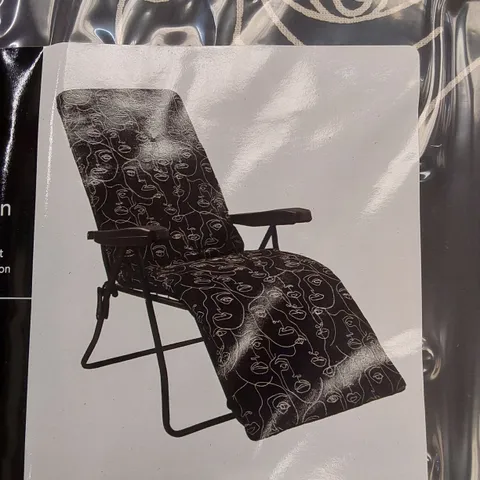 BRAND NEW BAGGED SET OF 2 MULTI-POSITION GARDEN RELAXER CHAIRS - ABSTRACT FACES