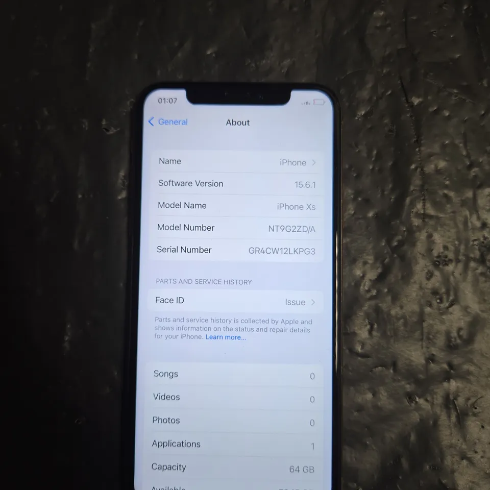 APPLE IPHONE XS 64GB - GOLD, BOXED WITH USB CHARGING CABLE (USED)