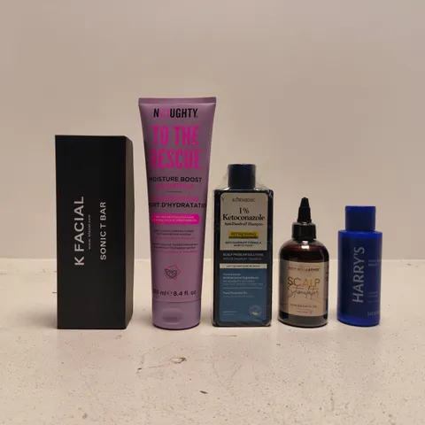 APPROXIMATELY 15 ASSORTED COSMETIC ITEMS INCLUDING VARIOUS MAKES AND BRANDS - COLLECTION ONLY