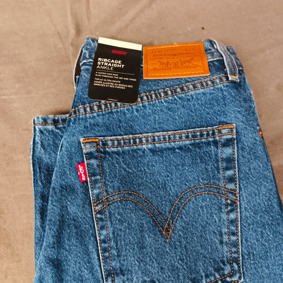 LEVI'S RIBCAGE STRAIGHT ANKLE JEANS – BLUE DENIM - UK SIZE W27 X L29