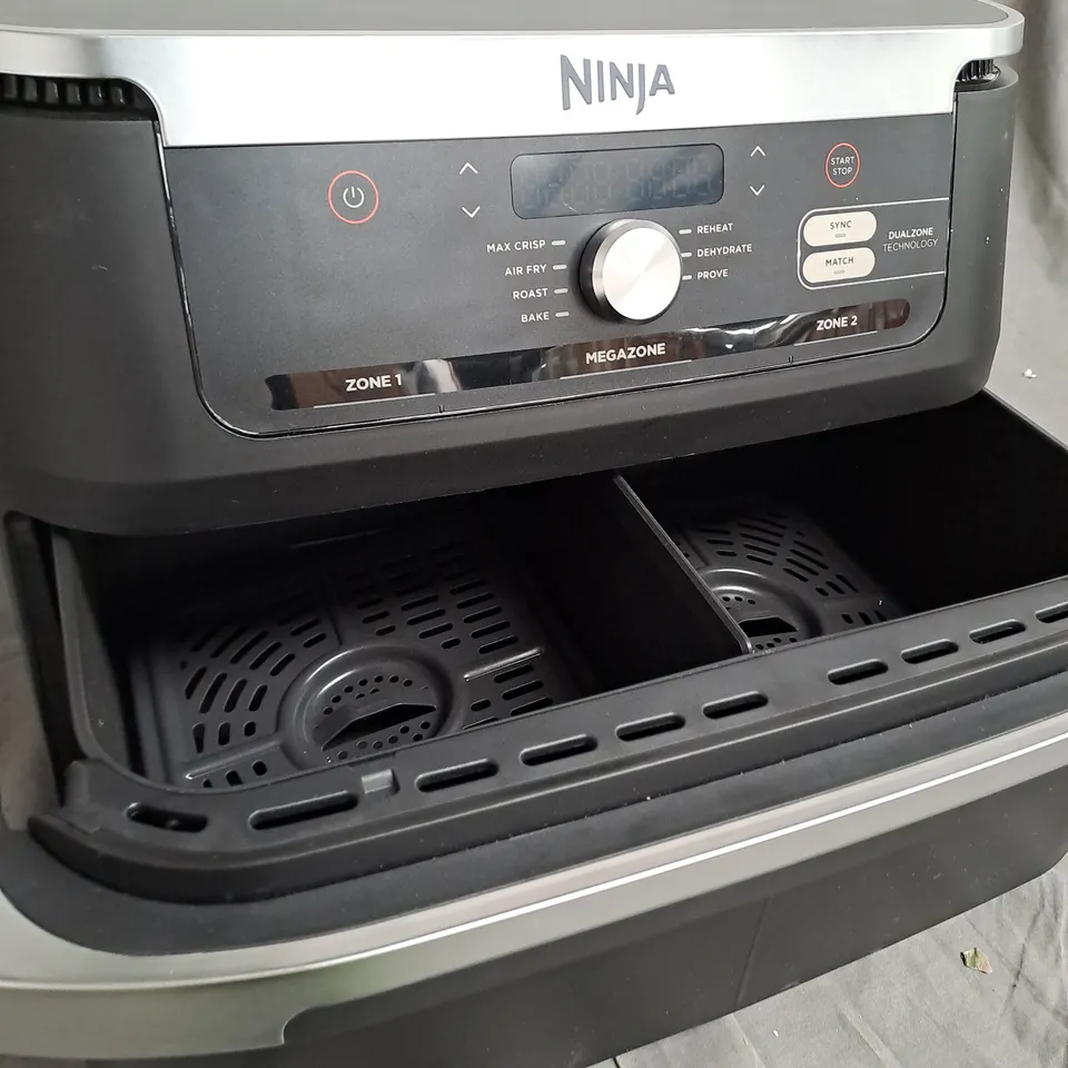 BOXED NINJA 10.4L FOODI FLEXDRAWER DUAL AIR FRYER IN BLACK AF500UK