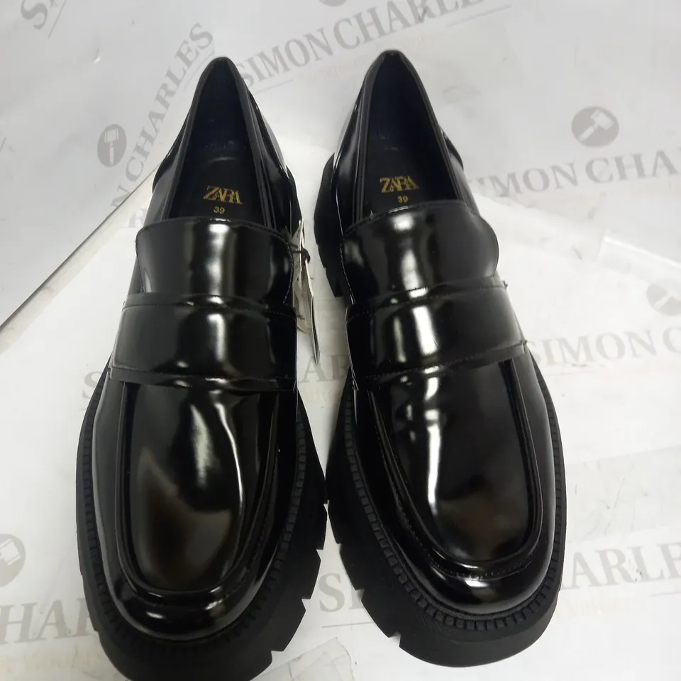 ZARA BLACK LEATHER LOAFERS WITH PENNY STRAP DETAIL EU 39 