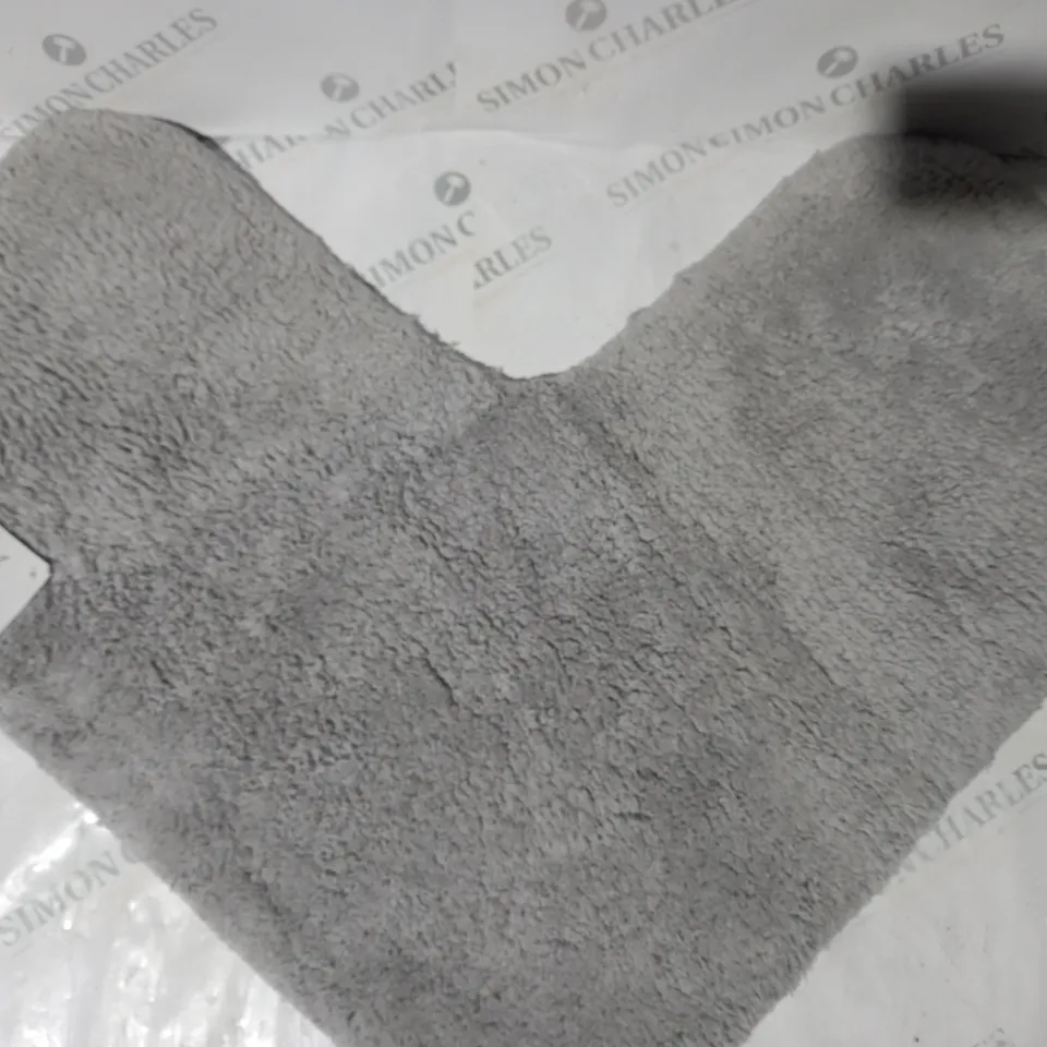 ALLURE BATH RUG IN GREY (70 X 35CM APPROX)