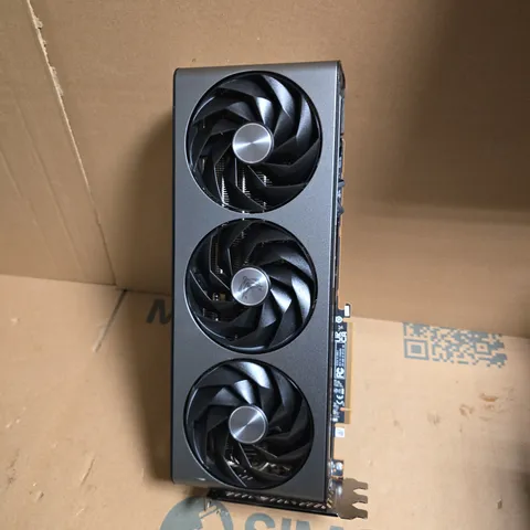 AMD RADEON GRAPHICS CARD – TRIPLE-FAN PCIE GPU 