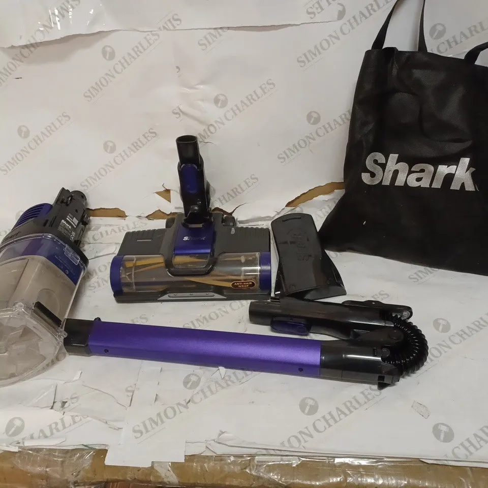 SHARK ANTI HAIR WRAP CORDLESS PET VACUUM CLEANER IZ202UKT