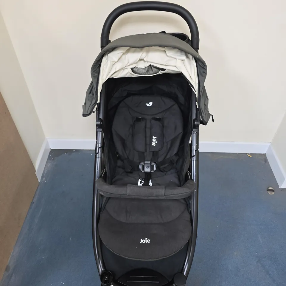 JOIE PUSHCHAIR