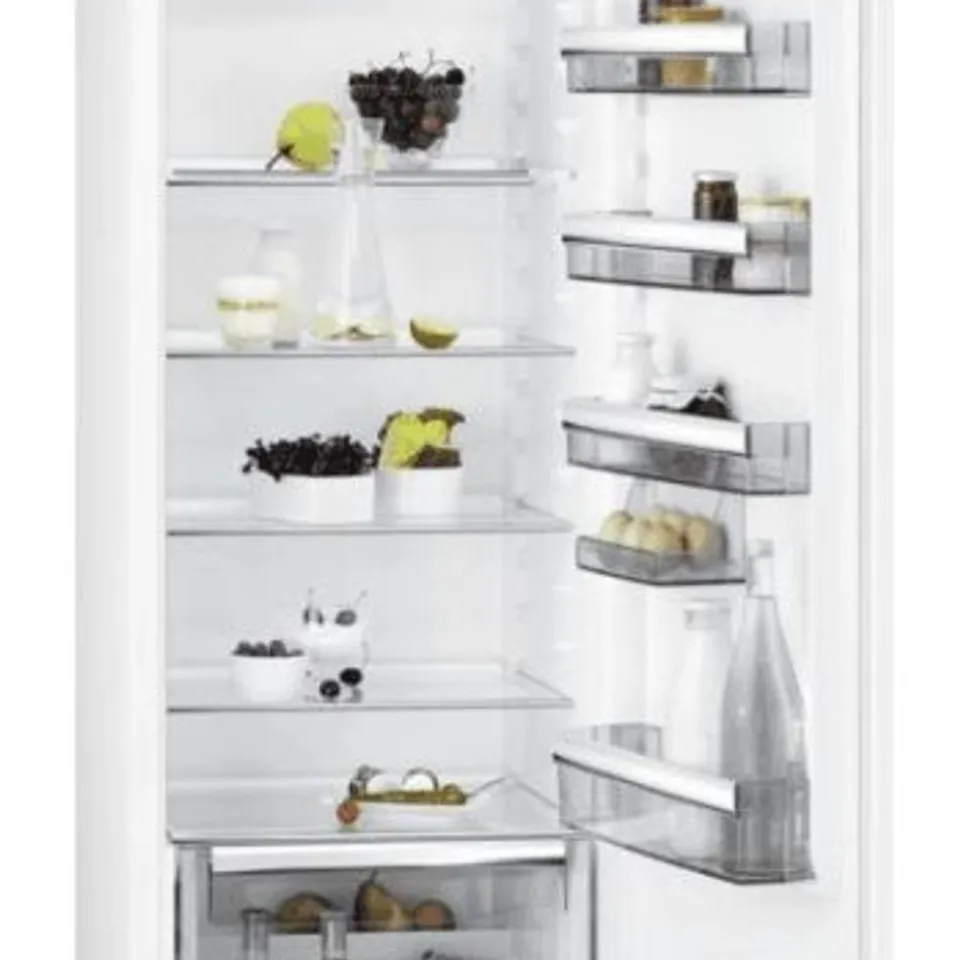 AEG 6000 SERIES TALL INTEGRATED FRIDGE 310L MODEL SKE818E1DC RRP £1000