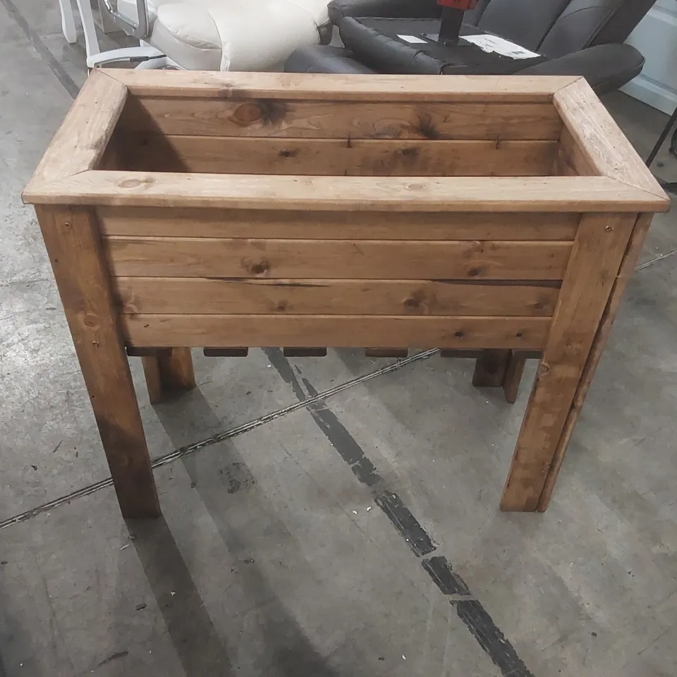 DESIGNER LARGE WOODEN WILTSHIRE PLANTER
