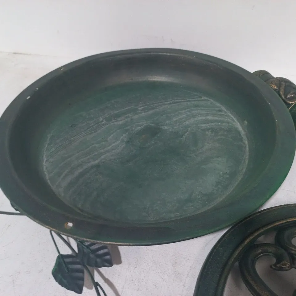 UNBOXED METAL GARDEN BIRD FEEDER