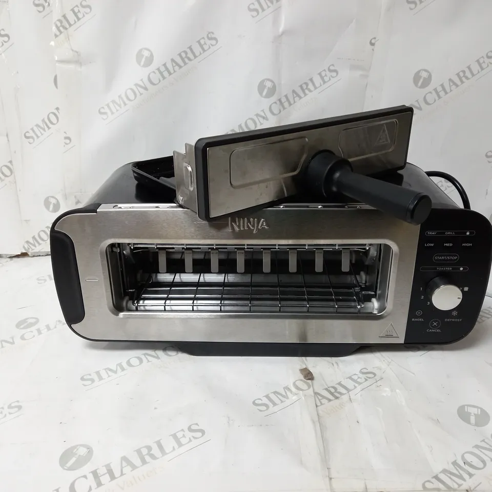 BOXED NINJA 2 IN 1 TOASTER & GRILL ST100UK