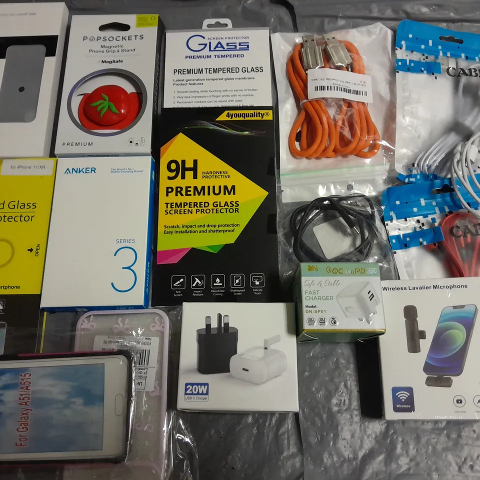 LOT OF ASSORTED MOBILE PHONE ACCESSORIES TO INCLUDE CASES, SCREEN PROTECTORS AND CABLES