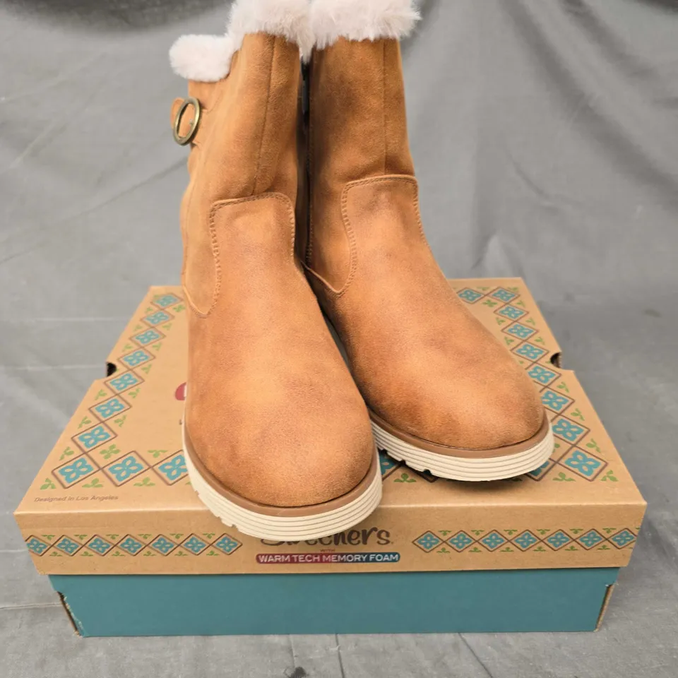 BOXED PAIR OF SKECHERS WARM TECH BOOTS IN TAN - 6