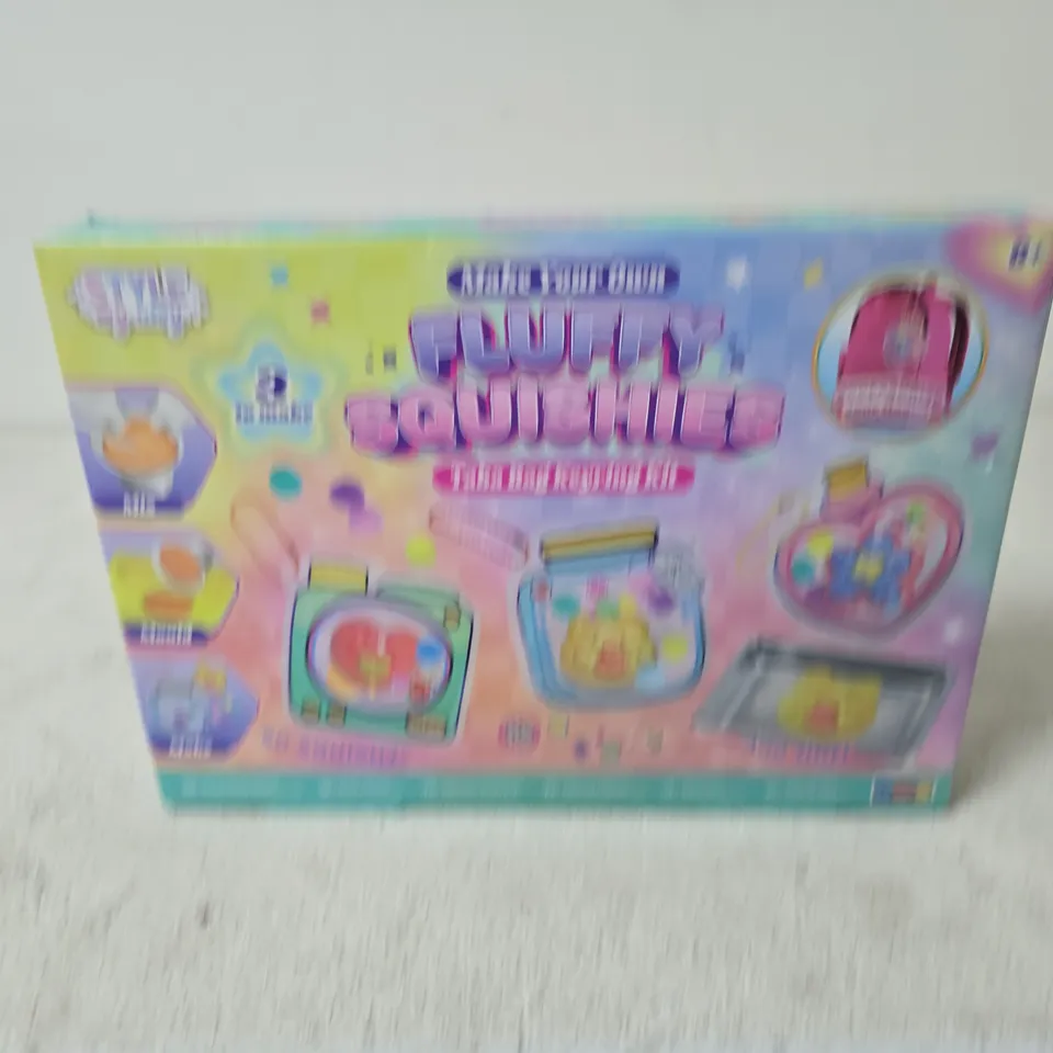 FLUFFY SQUISHIES MAKE YOUR OWN CRAFT KIT – BOXED (6+)