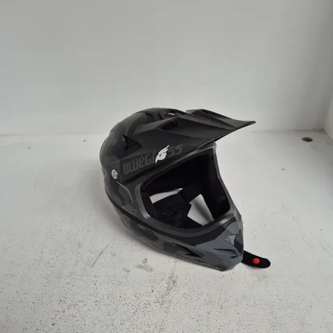 BLUEGRASS FULL-FACE MOTOCROSS HELMET, BLACK/GREY CAMOUFLAGE