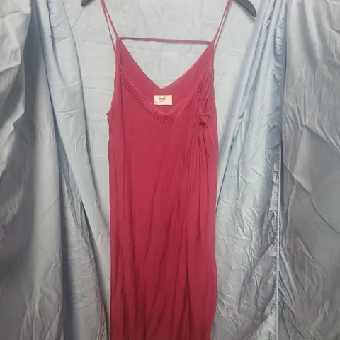HUSH WOMEN’S MAGENTA SLEEVELESS DRESS – UK 16 (EU 46) V-NECK WITH PLEATED NECK DETAIL