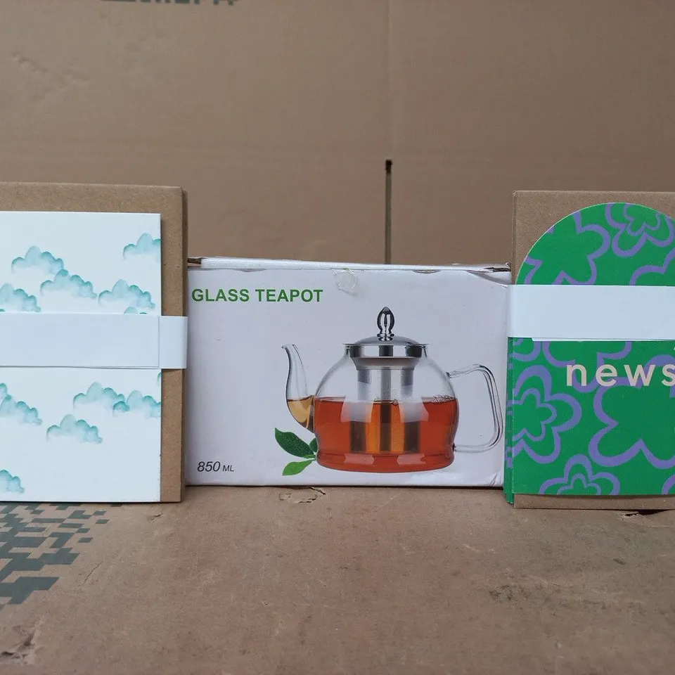 BOX OR APPROXIMATELY 12 ASSORTED HOUSEHOLD ITEMS TO INCLUDE GLASS TEAPOT, ETC