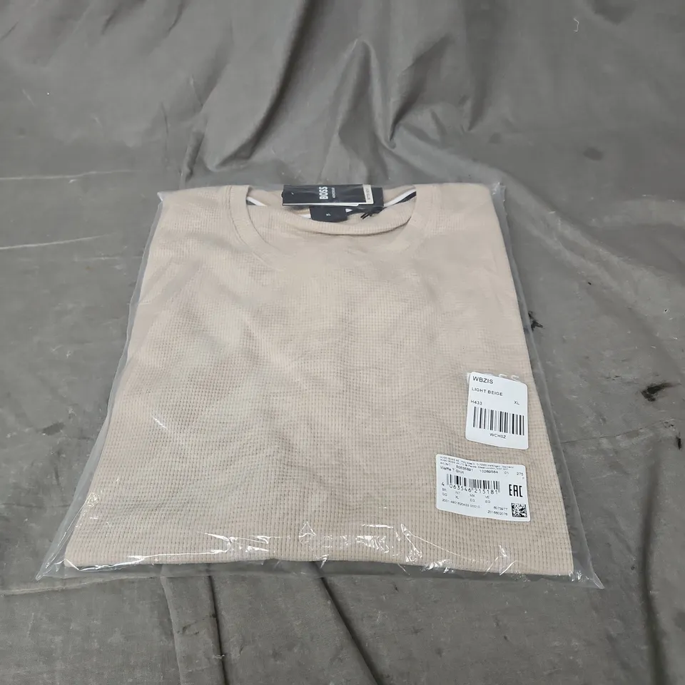 BAGGED BOSS WAFFLE T-SHIRT IN LIGHT BEIGE SIZE XL
