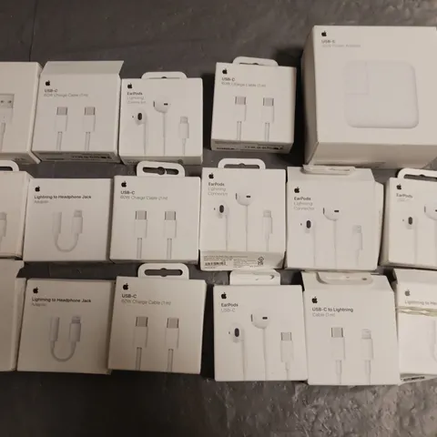 LOT OF APPROXIMATELY 40 ASSORTED APPLE ACCESSORY ITEMS TO INCLUDE POWER ADAPTER, EARPODS AND 60W CHARGE CABLES