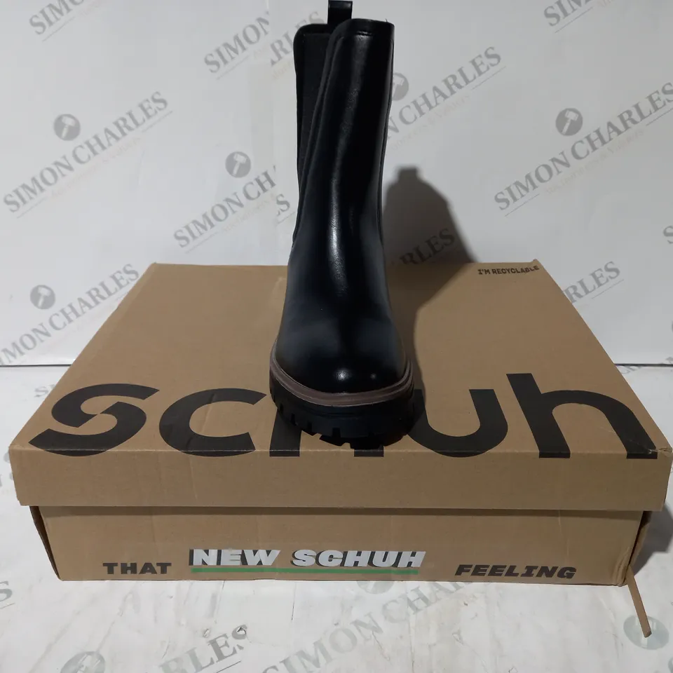 BOXED PAIR OF SCHUH BOOTS IN BLACK SIZE 3