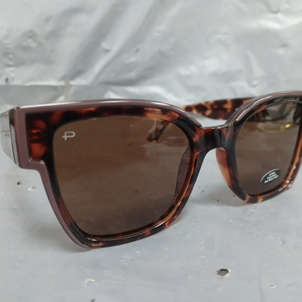 PRIVE REVAUX CAROL CITY LARGE FRAME SUNGLASSES