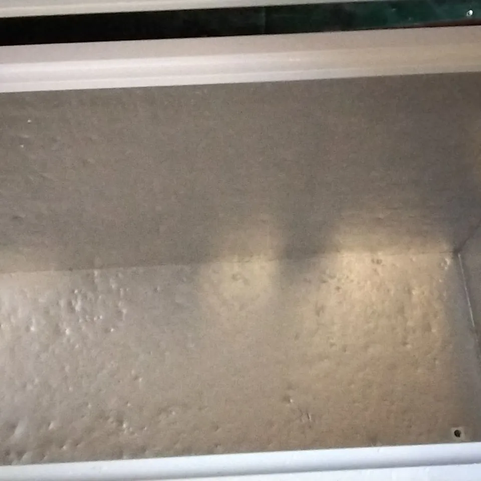 GRAM UNDERCOUNTER CHEST FREEZER