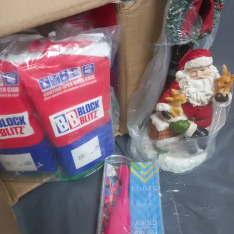 APPROX 10 ASSORTED HOUSEHOLD ITEMS TO INCLUDE BLOCK BLITZ, CHRISTMAS DECORATIONS, FOREX BRUSH, ETC 