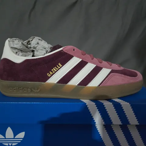 BOXED ADIDAS GAZELLE INDOOR MAROON TRAINERS - UK 7 1/2