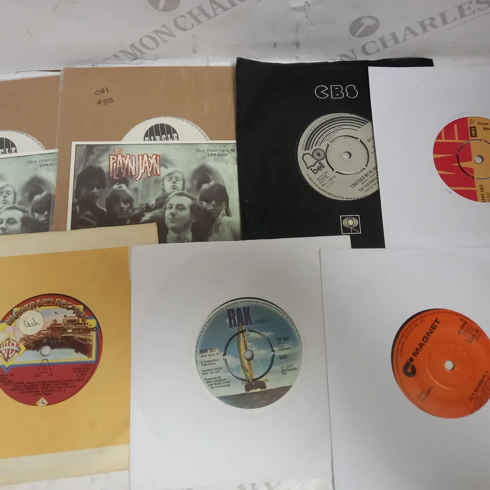 LOT OF APPROXIMATELY 20 VINYL SINGLES, TO INCLUDE SINITTA, STEVE WINWOOD, THE OSMONDS, ETC