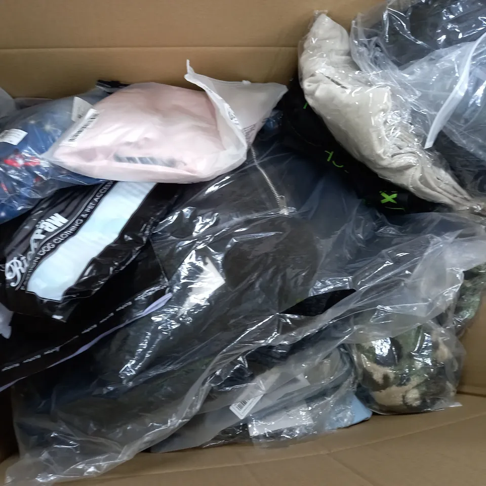 LARGE BOX OF ASSORTED CLOTHING ITEMS IN VARIOUS COLOURS AND SIZES INCLUDING TROUSERS , TOPS AND JUMPERS 