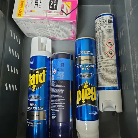 APPROXIMATELY 5 ASSORTED AEROSOLS TO INCLUDE BUG SPRAY 