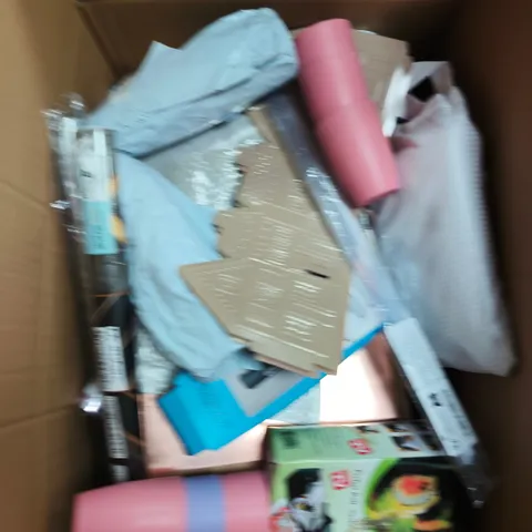 LOT OF ASSORTED HOUSEHOLD GOODS TO INCLUDE WALLPAPER, DRINKING CUPS AND WHEAT BAG