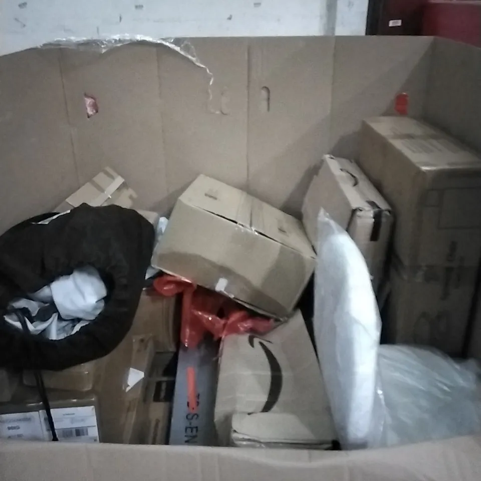 PALLET OF HOUSEHOLD ITEMS TO INCLUDE DINOSAUR WORLD NAP MAT, PICTURE FRAMES, TOOL BENCH TOY,GOLF PUTTING MAT AND OTHER ASSORTED ITEMS...