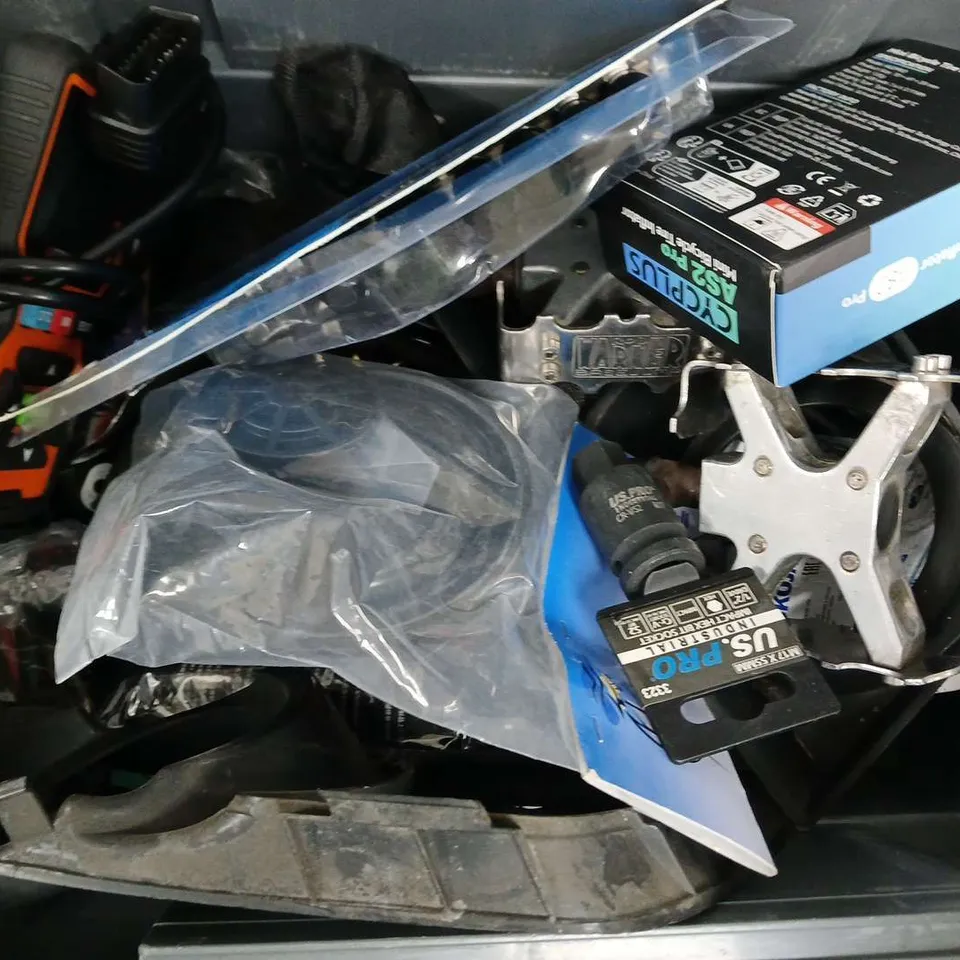 APPROXIMATELY 10 ASSORTED VEHICLE PARTS & ACCESORIES TO INCLUDE 8PCS IMPACT ADAPTOR SET ON RAIL, MINI BICYCLE TIRE INFLATOR, HEX BIT SOCKET, ETC