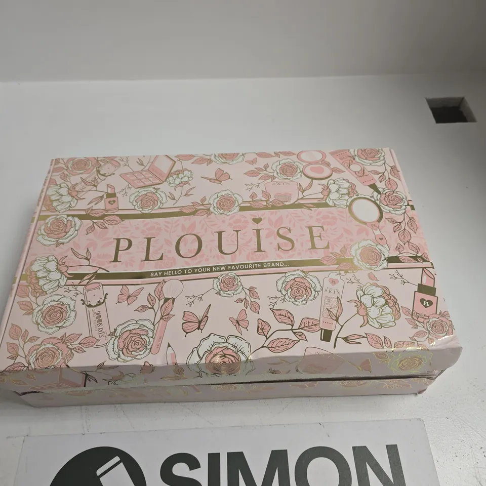 P LOUISE MAKE-UP MYSTERY BOX SET IN PINK FLORAL BOX – ASSORTED MINI BOXES