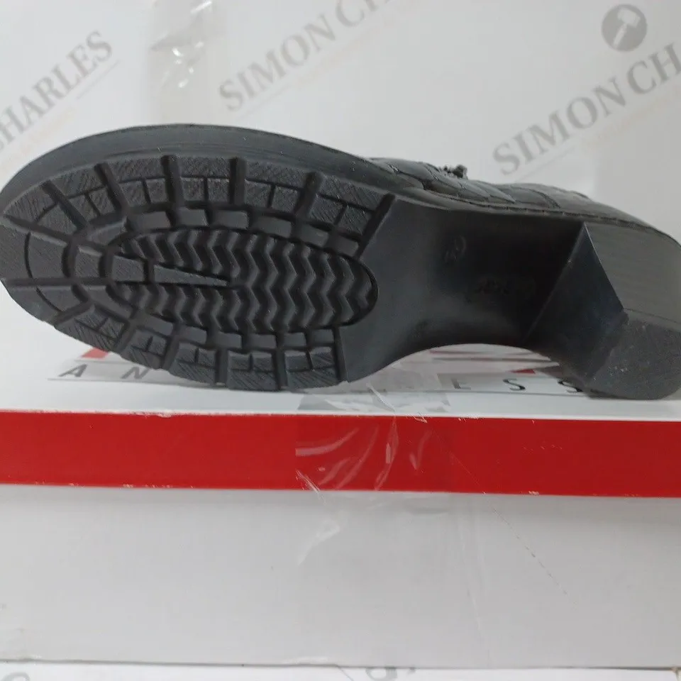 REIKER SHOE BOOT BLACK CROCODILE SIZE 5