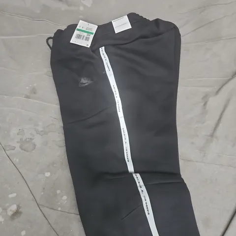 NIKE TECH FLEECE REFLECTIVE CHILDRENS JOGGERS - XL