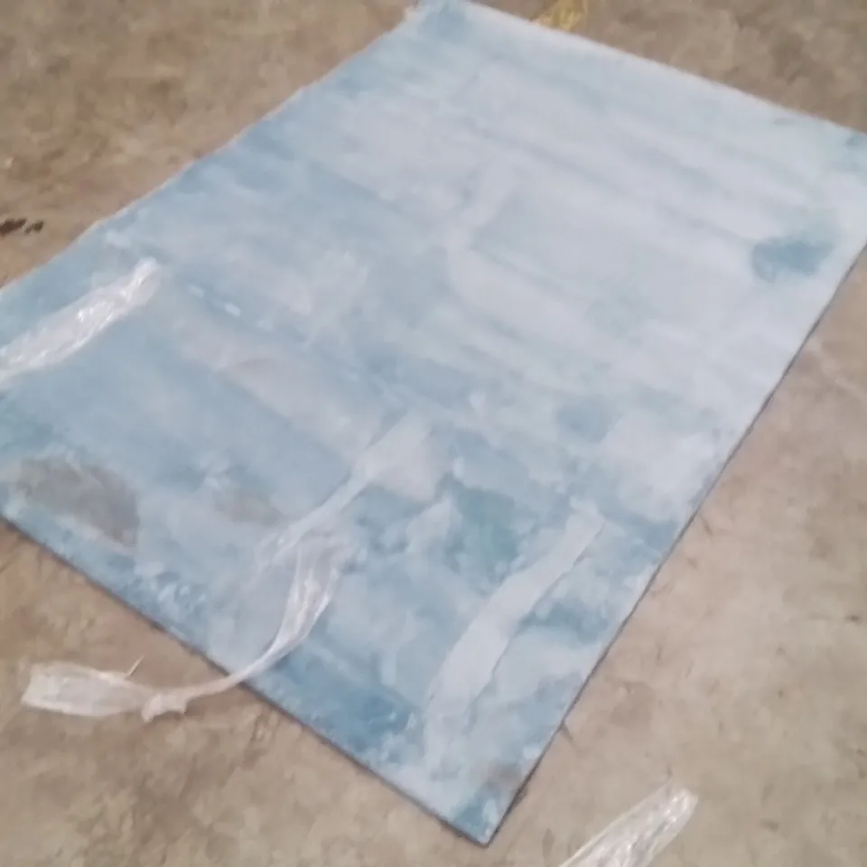 QUALITY DESIGNER AREA RUG - APPROXIMATELY 170X120CM