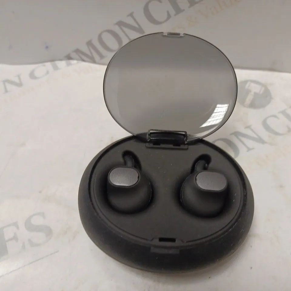 BOXED POLAROID TRIUE WIRELESS EARBUDS WITH CHARGING CASE