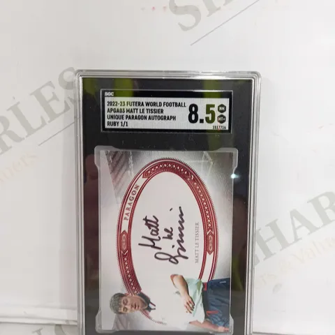 SGC 2022-23 FUTERA WORLD FOOTBALL APGA03 MATT LE TISSER UNIQUE PARAGON AUTOGRAPH RUBY 1/1 - 8.5