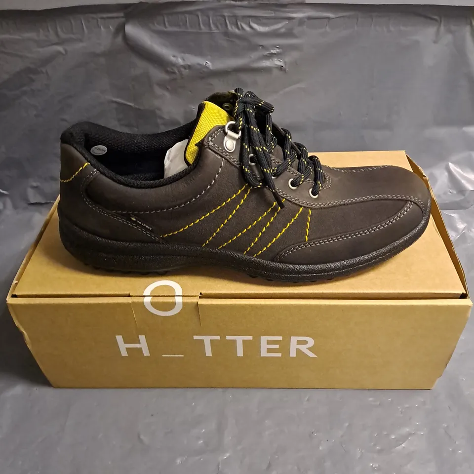 BOXED PAIR OF HOTTER MIST GTX SHOES IN CHARCOAL/CITRUS SIZE UK 8