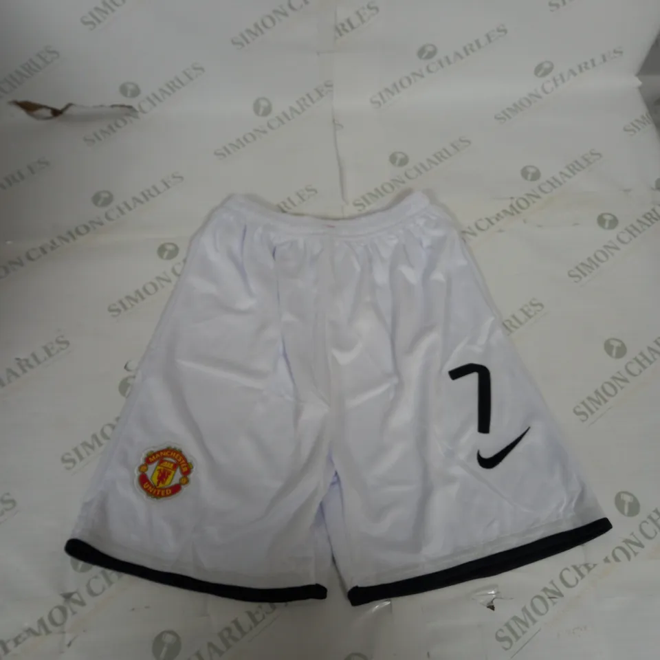 MANCHESTER UNITED FC 2008 CHAMPIONS LEAGUE FINAL SHIRT AND SHORTS WITH RONALDO 7 SIZE 28