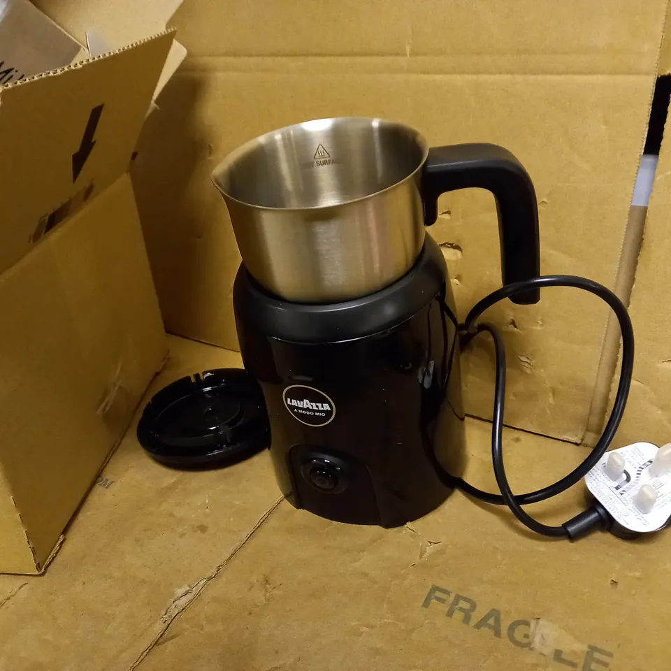 LAVAZZA A MODO MIO MILK UP FROTHER